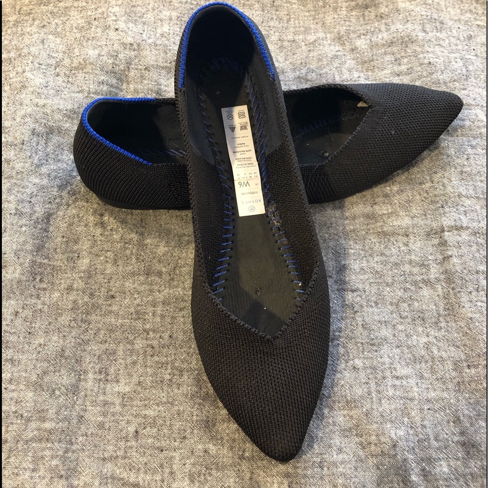 Black Rothy’s size 6 points